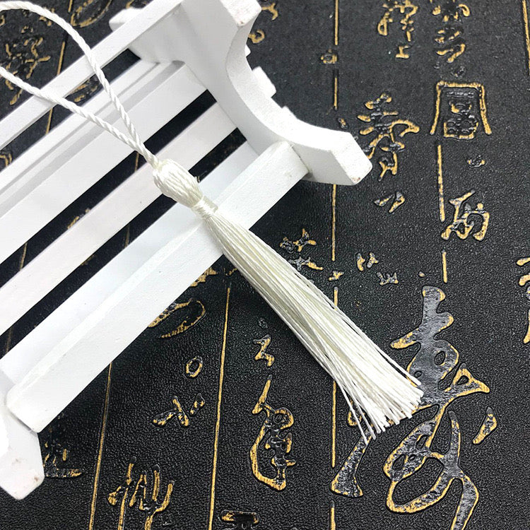 Mini Tassel j12