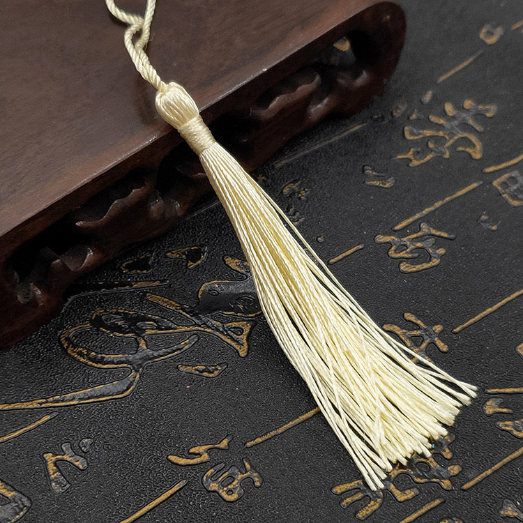 Mini Tassel j12