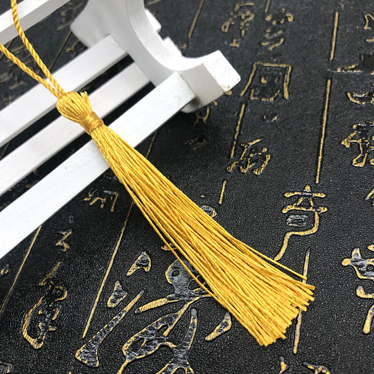 Mini Tassel j12