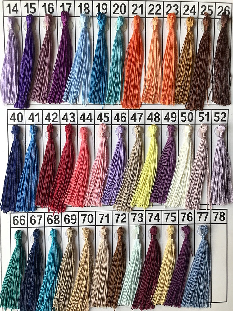 Mini Tassel j12