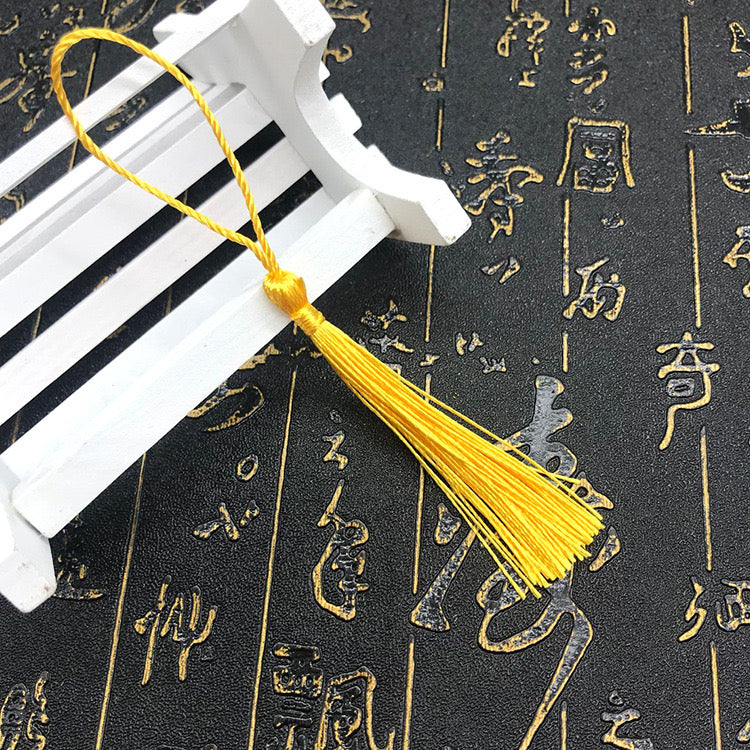 Mini Tassel j12