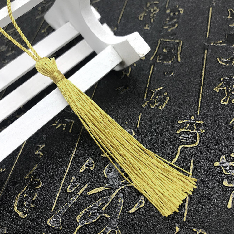 Mini Tassel j12