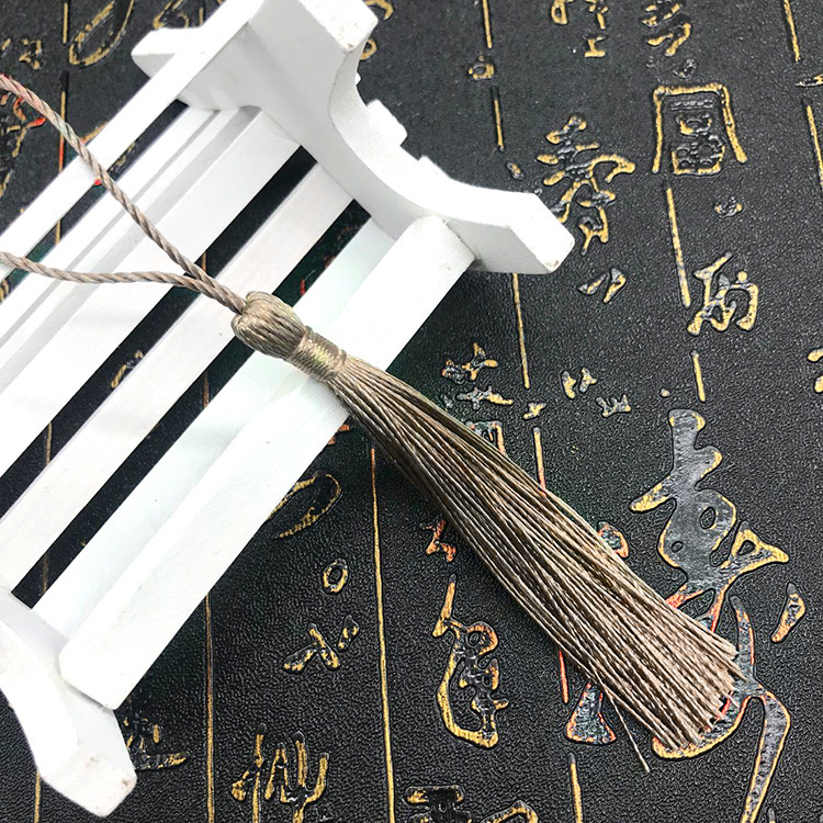 Mini Tassel j12