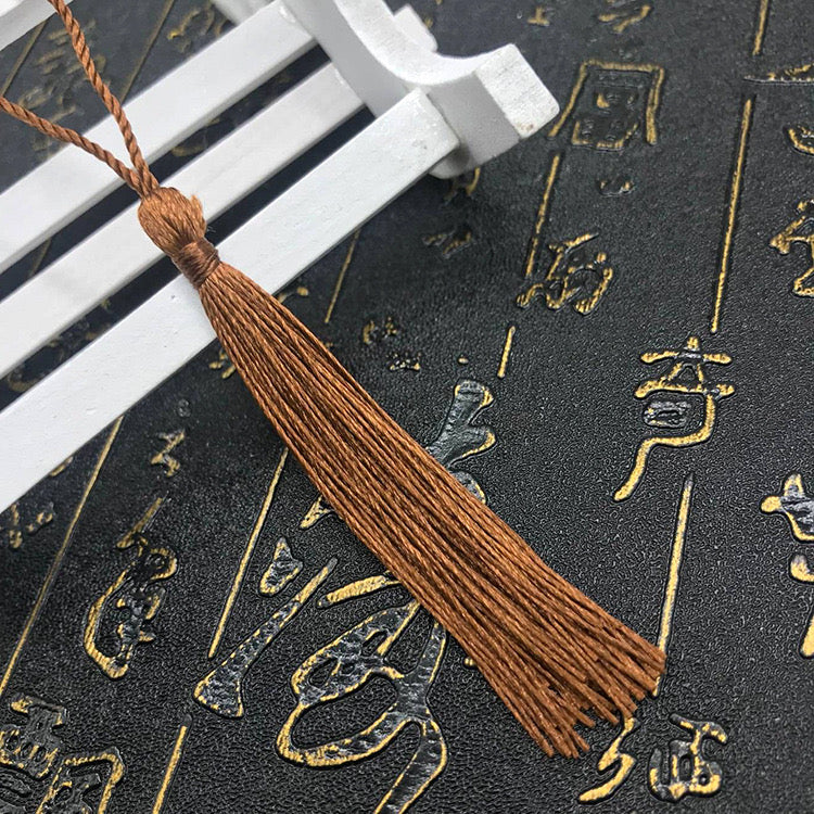 Mini Tassel j12