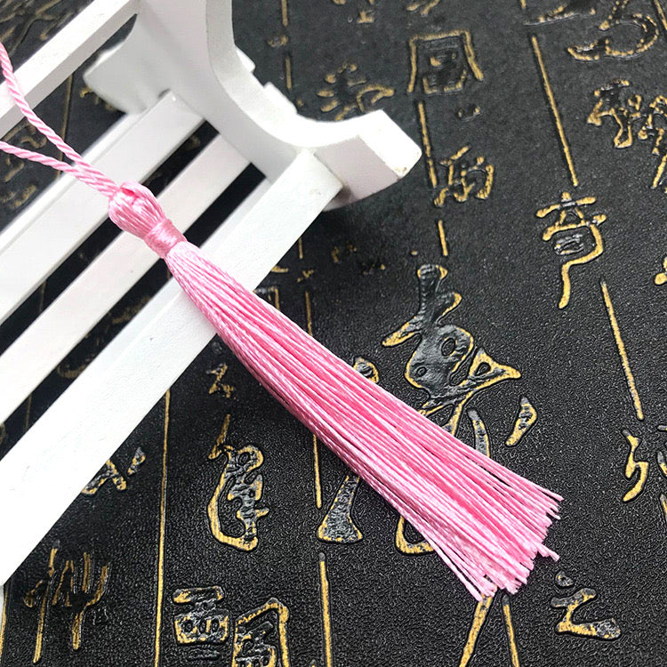 Mini Tassel j12