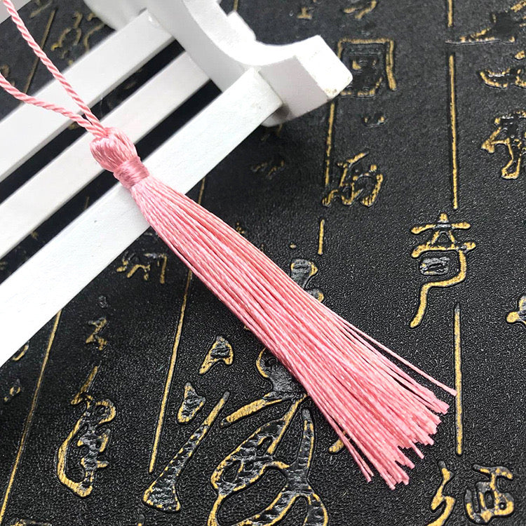 Mini Tassel j12
