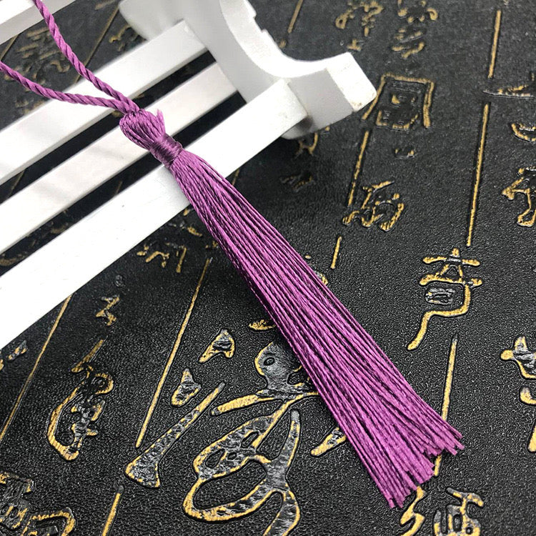 Mini Tassel j12
