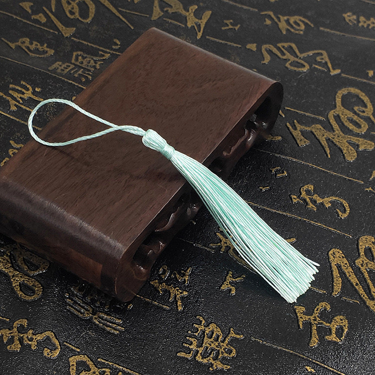 Mini Tassel j12