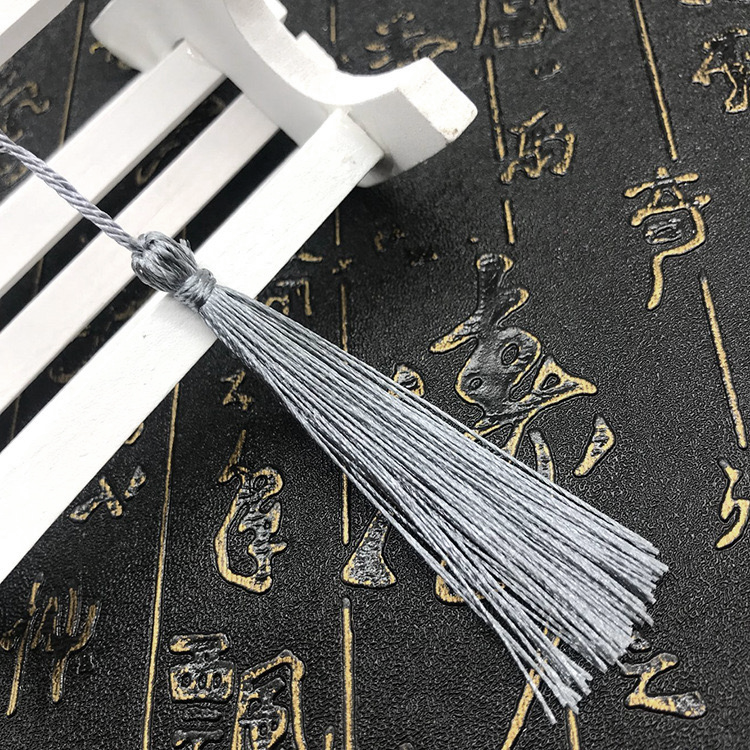 Mini Tassel j12