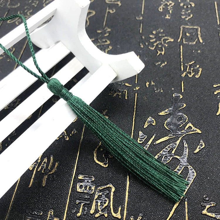 Mini Tassel j12