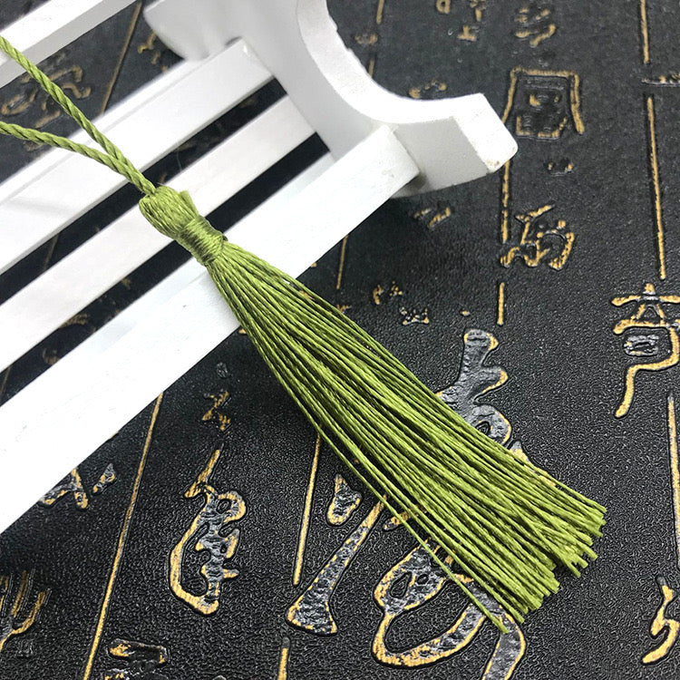 Mini Tassel j12