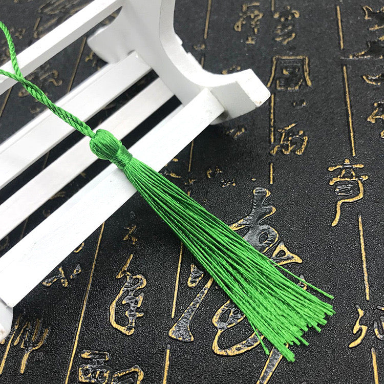 Mini Tassel j12