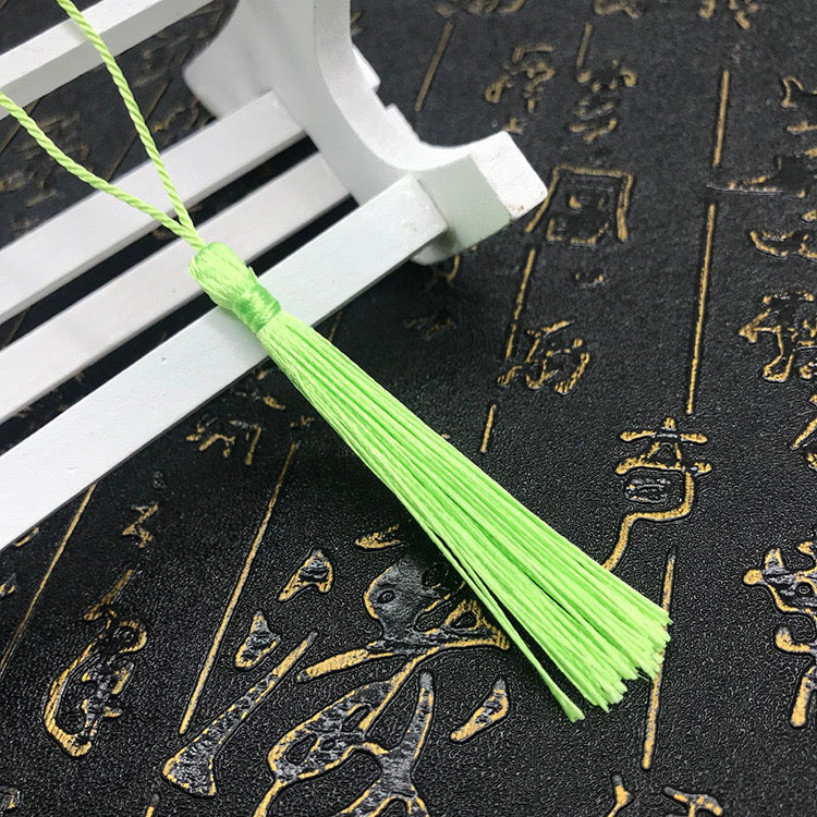 Mini Tassel j12