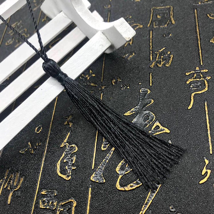 Mini Tassel j12
