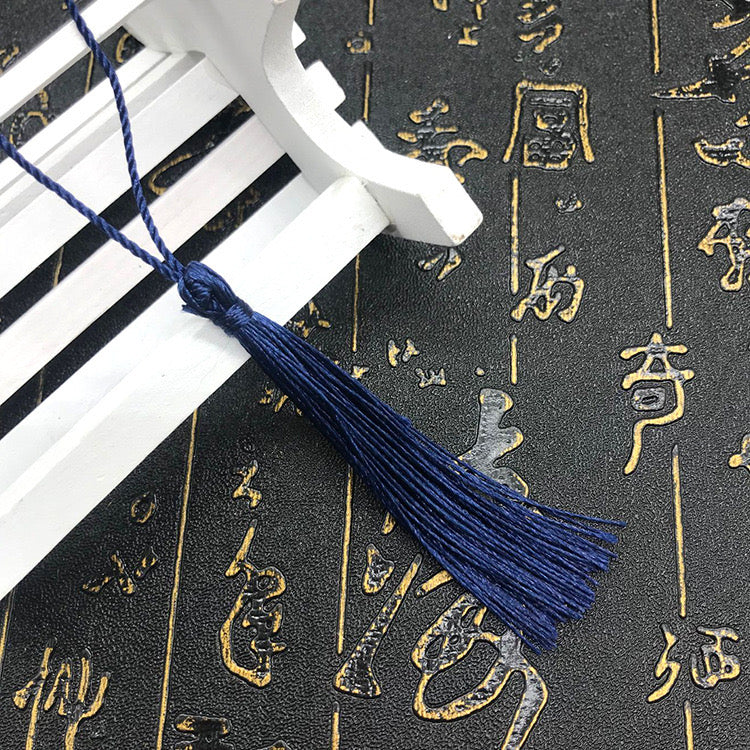 Mini Tassel j12