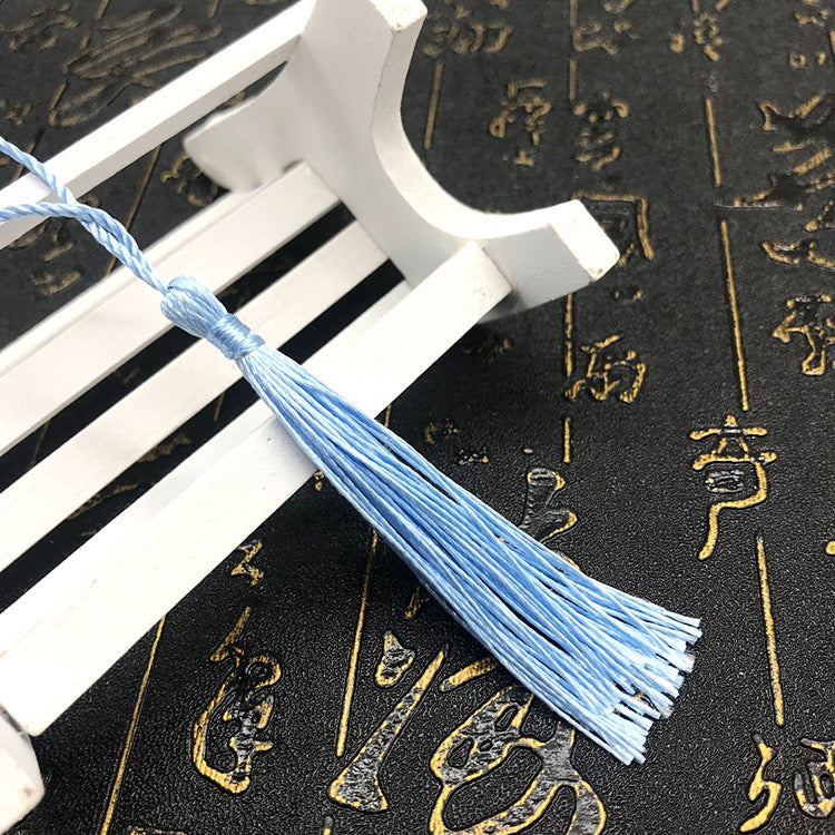 Mini Tassel j12
