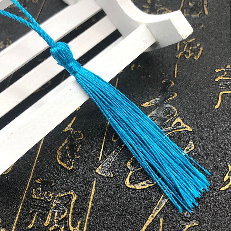 Mini Tassel j12