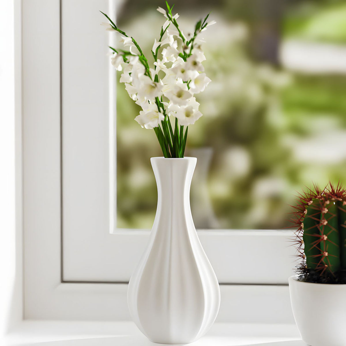 Round Narrow-necked Stripped Vase Mold c012