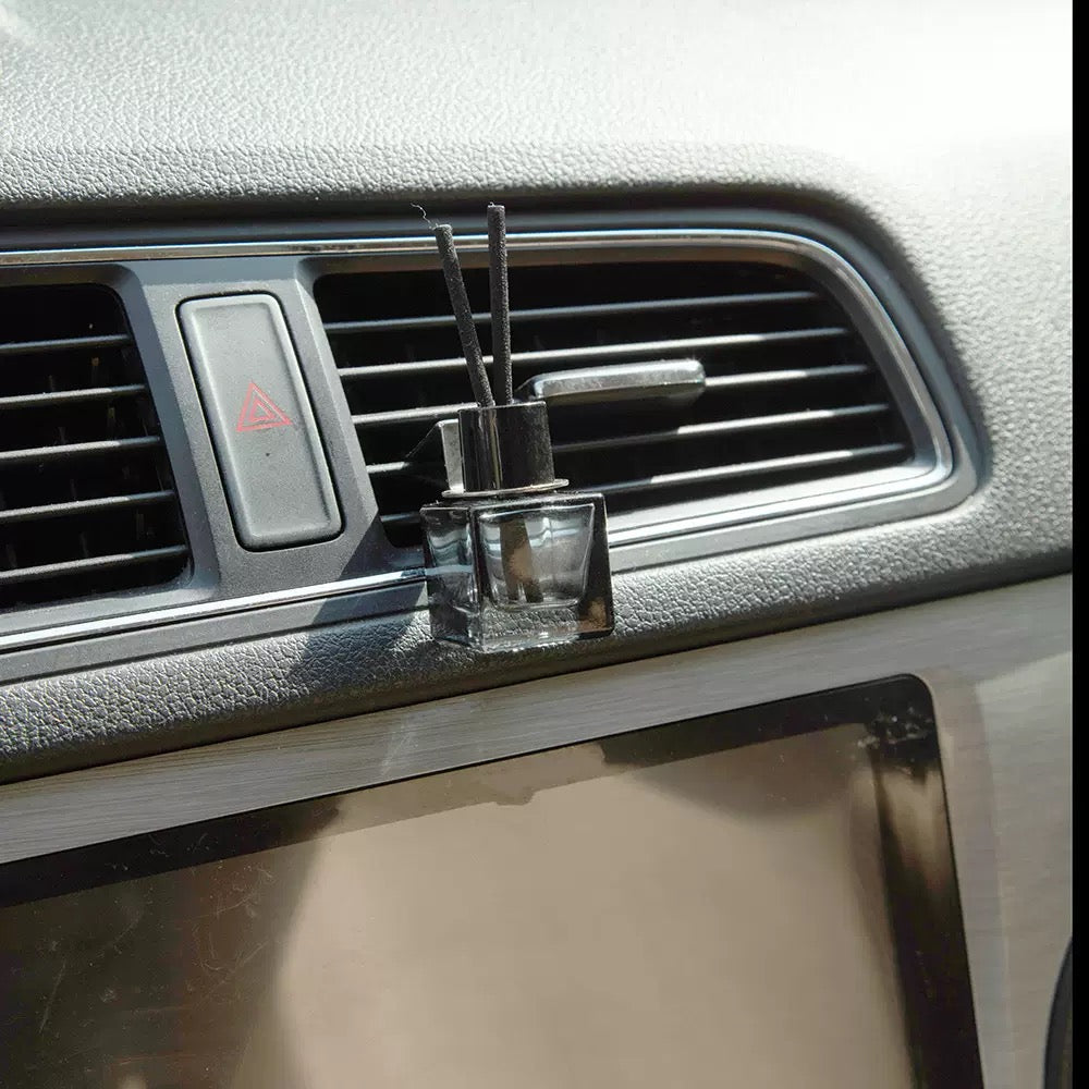 Fashionable Clip Car Diffuser Glass Bottle/Jar L09