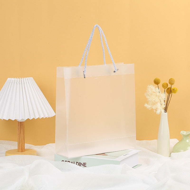 5pcs Plastic gift bag with rope handle