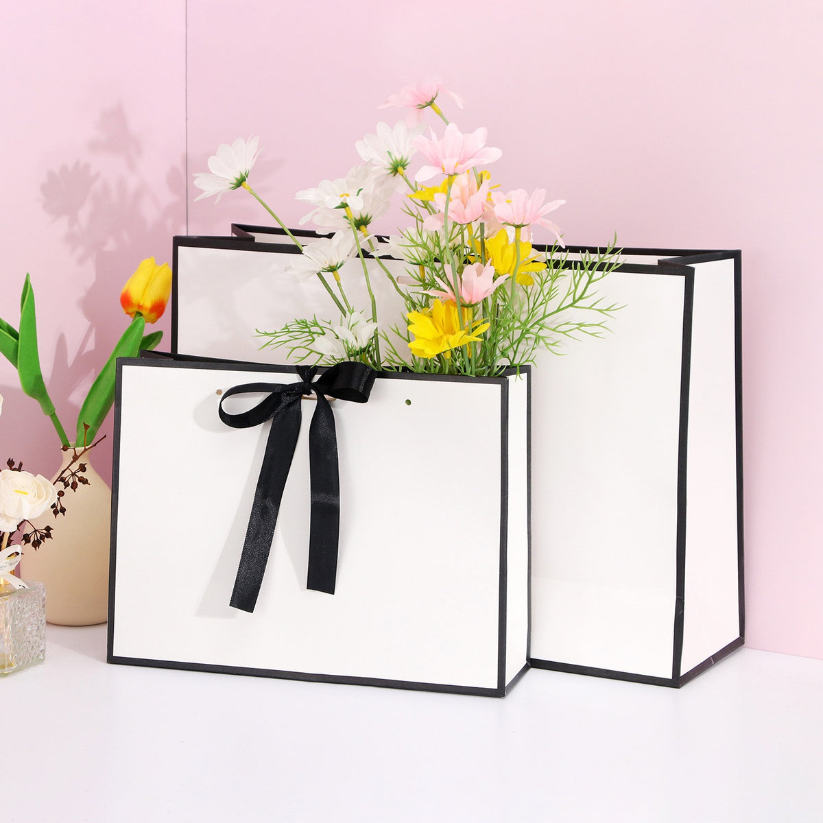 10pcs Paper Gift Bags with Bows