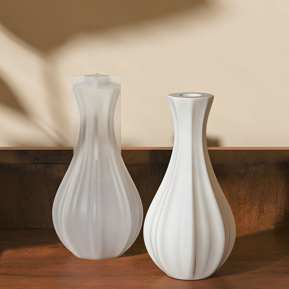 Round Narrow-necked Stripped Vase Mold c012