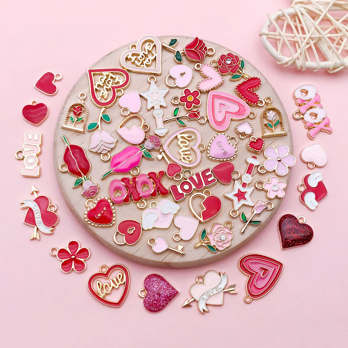 Charms 6f  / 6g