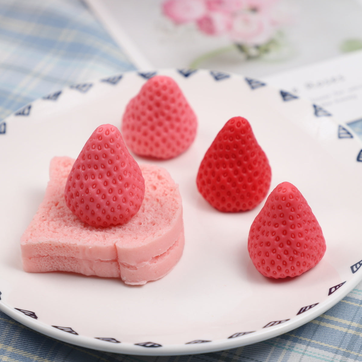 Strawberry Loaf Candle Silicone Mold h014